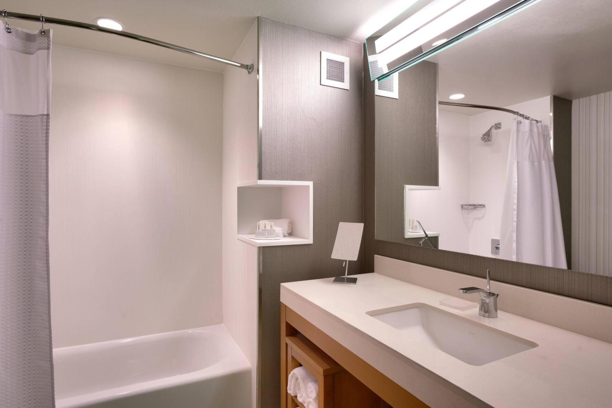 Courtyard By Marriott Salt Lake City Downtown Bagian luar foto