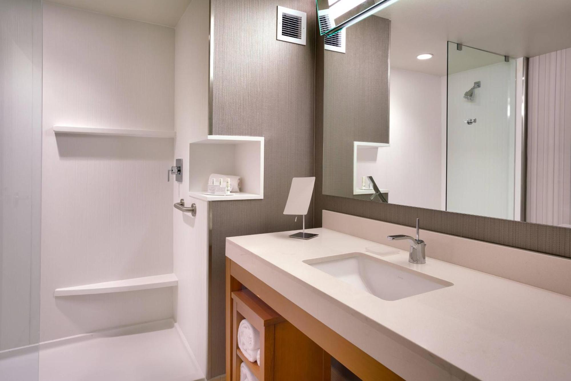 Courtyard By Marriott Salt Lake City Downtown Bagian luar foto