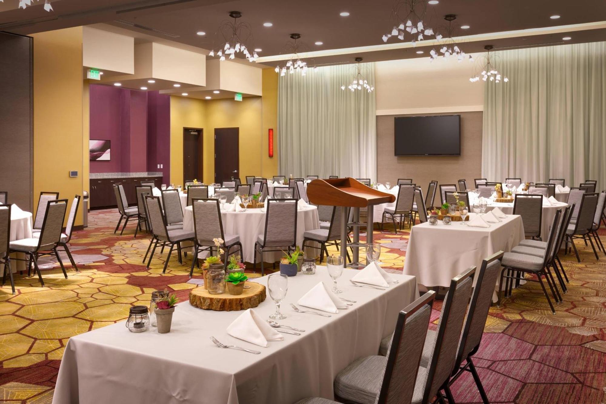 Courtyard By Marriott Salt Lake City Downtown Bagian luar foto