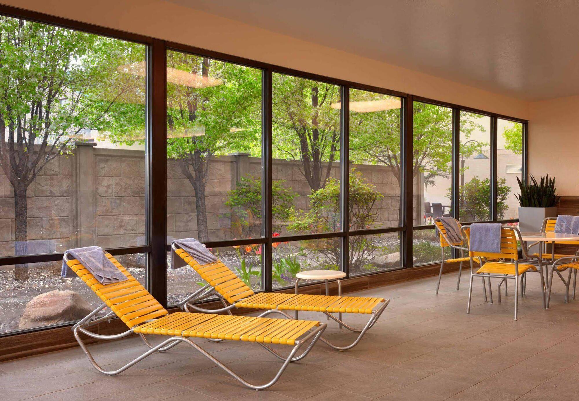 Courtyard By Marriott Salt Lake City Downtown Bagian luar foto