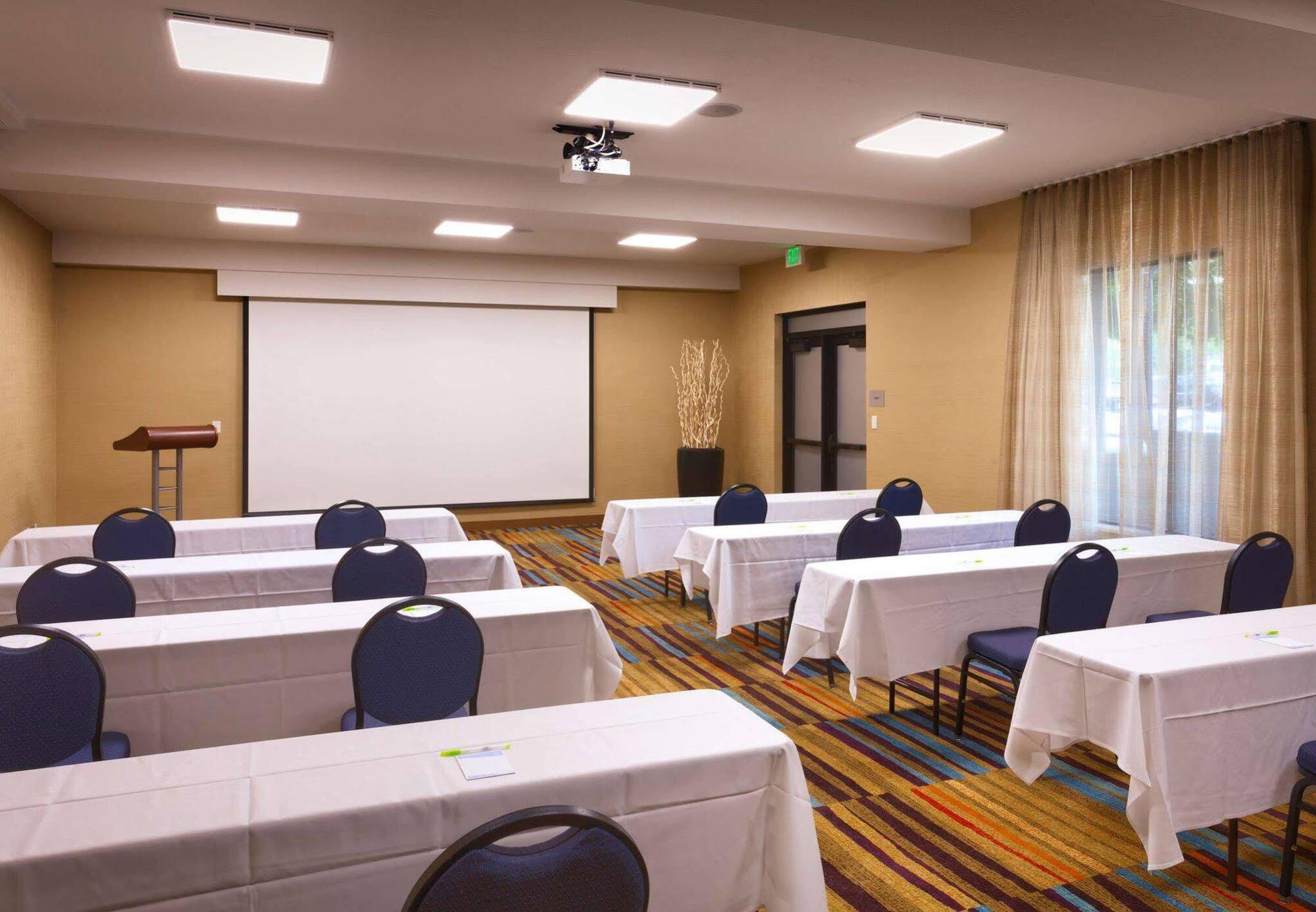 Courtyard By Marriott Salt Lake City Downtown Bagian luar foto
